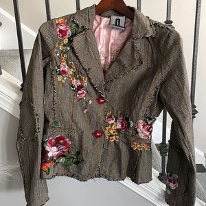 Gorgeous blazer by Carmen by dance in Paris sz M.